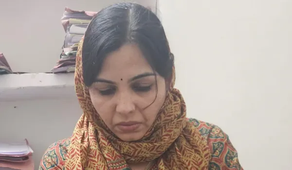 गांधीनगर थाने की महिला एसआई 1.25 लाख की रिश्वत लेते अरेस्ट