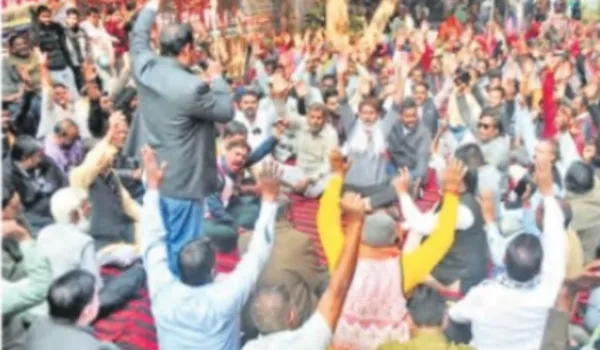 आमरण अनशन में बदला सफाई कर्मियों का आंदोलन