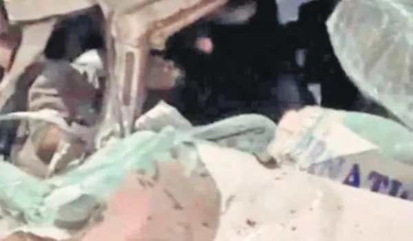 थार की टक्कर से वैन के परखच्चे उड़े, दो की मौत