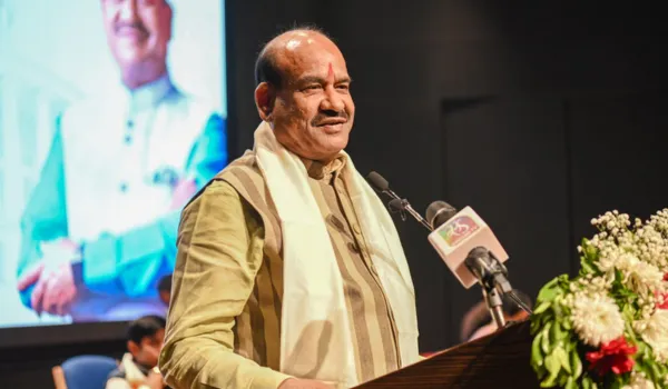 संविधान भारत की आत्मा, इसका पालन करना हमारा कर्तव्यः बिरला