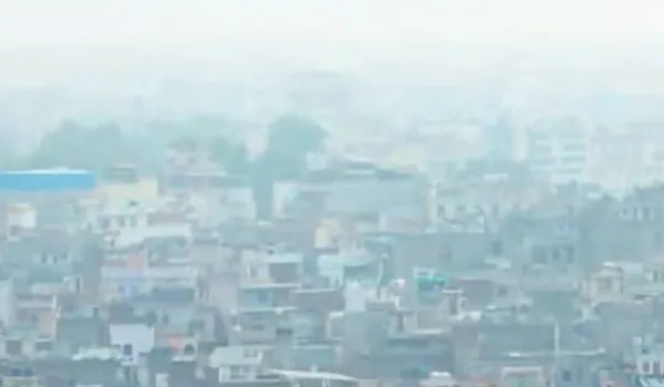 बारिश ने बढ़ाई ठिठुरन, कई जिलों में बदला मौसम... छाए रहे बादल