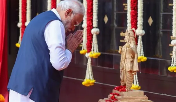 प्रधानमंत्री का कर्नाटक व गोवा दौराः पर्याय पुत्तिगे मठ के महंत सुगणेन्द्र तीर्थ ने मोदी को बताया 'अर्जुन'