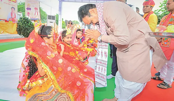 CM भजनलाल ने भगवान श्रीराम की प्रतिमा के किए दर्शन...