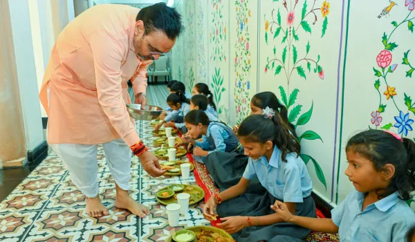 मुख्यमंत्री भजनलाल शर्मा ने सपत्नीक किया कन्या पूजन