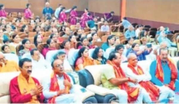 लोक संस्कृति के संग दिखे विकसित भारत के रंग