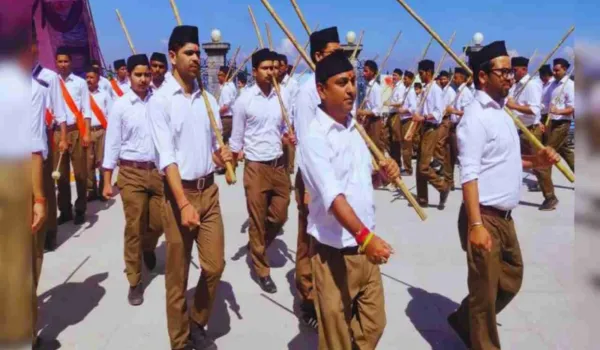 आरोपियों ने आहत की धार्मिक भावनाएं, संपत्ति का भी नुकसान