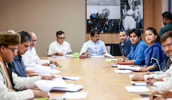 छोटे दलों की बड़ी मांग, चुनौती से निपटने की रणनीति पर मंथन