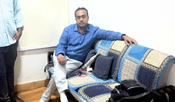 एसएमएस अस्पताल का एचओडी डॉक्टर 1 लाख घूस लेते गिरफ्तार