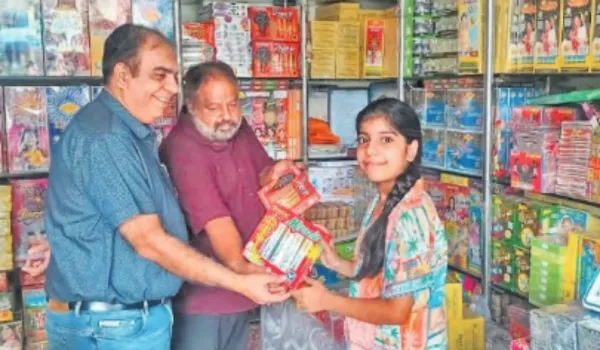 पटाखों में भी 'मेड इन इंडिया' का जलवा... चाइनीज गायब