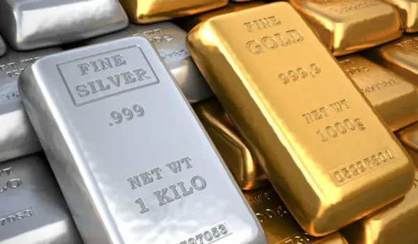 चांदी एक दिन में ₹10,825 महंगी