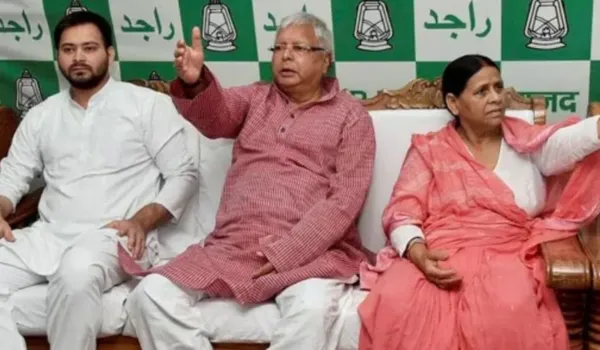 लालू, राबड़ी देवी व तेजस्वी यादव के खिलाफ आरोप तय