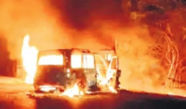 स्कॉपियो-ट्रेलर में टक्कर के बाद लगी आग, 4 युवक जिंदा जले