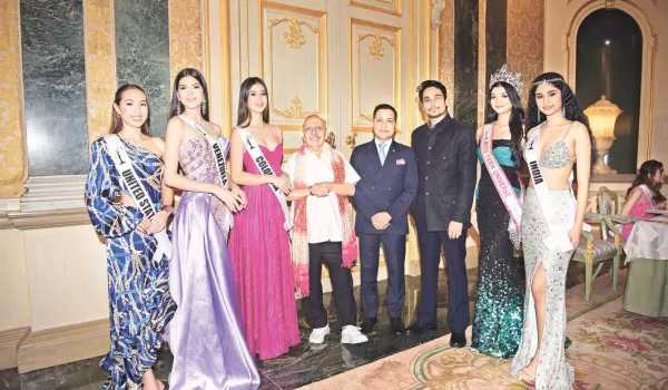 चमकते रहो और हर पल को खास बनाओ