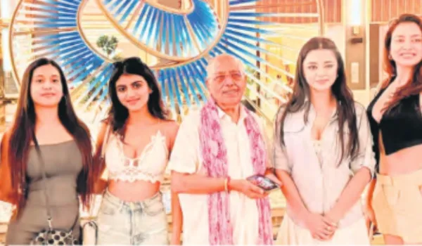 दुबई में सफलता का जश्न, मॉडल्स ने कराया फोटोशूट