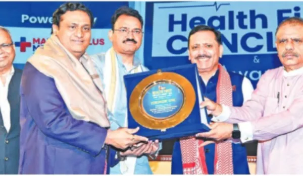 मुफ्त इलाज देने के लिए सरकार प्रतिबद्धः डॉ. बैरवा