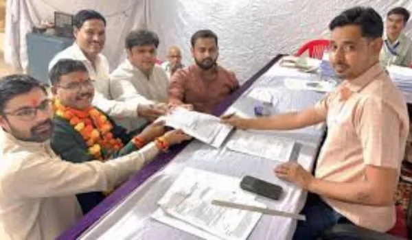 भाजपा प्रत्याशी मोरपाल सुमन ने भरा नामांकन