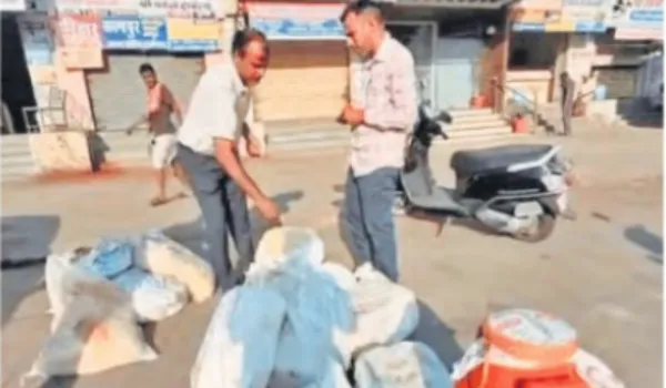 मिठास में मिलावट: 800 किलो मावा व 750 किलो घी जब्त