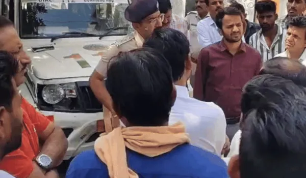 हॉस्पिटल में प्रसूता की मौत के बाद परिजनों का हंगामा