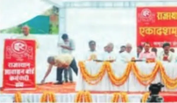 कर्मचारियों के हितों और मंडल की समस्याओं पर हुई चर्चा