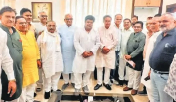 भाजपा डैमेज कंट्रोल में सफल अब 15 प्रत्याशी चुनाव मैदान में