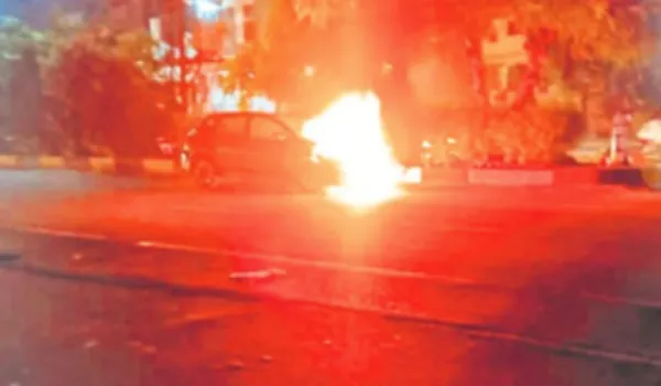 मानसरोवर में चलती कार बनी आग का गोला
