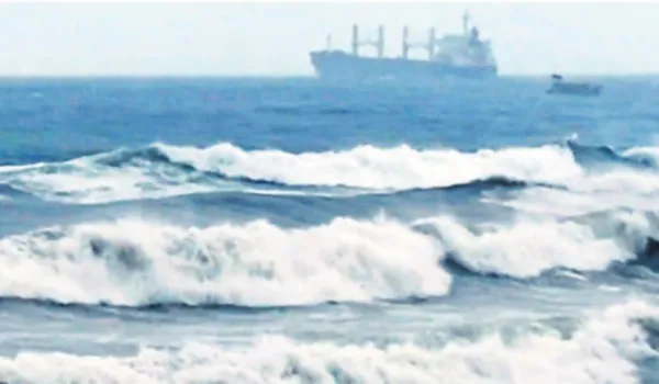 आंध्र तट पर गरजा चक्रवात मोंथा... कई राज्यों में बारिश