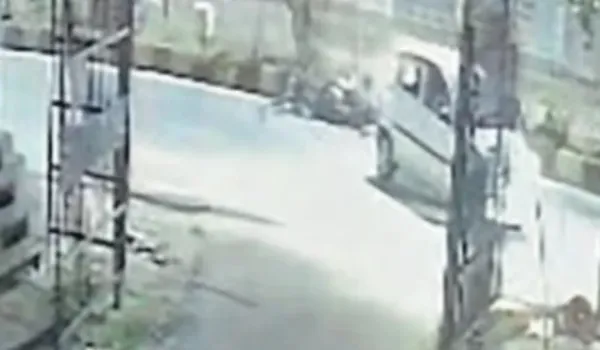 मां-बेटी को टक्कर मारकर कार चालक मौके से फरार