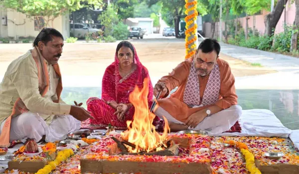 मुख्यमंत्री निवास में गूंजे मां दुर्गा के जयकारे