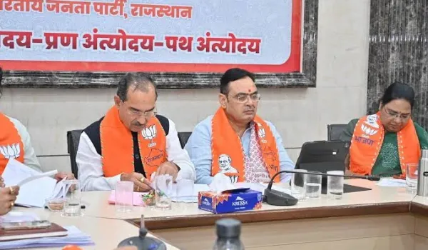 बेटे का नाम होल्ड करने से राठौड़ नाराज, सीएम ने संभाली स्थिति
