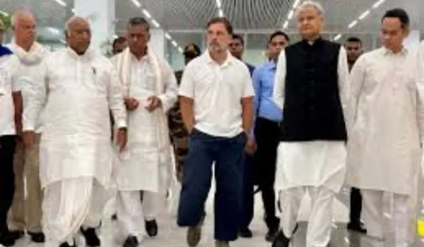 वोटर अधिकार यात्रा में शामिल हए गहलोत