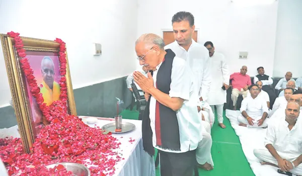 कई हस्तियों ने स्व. देवकी नंदन शर्मा को अर्पित किए श्रद्धासुमन