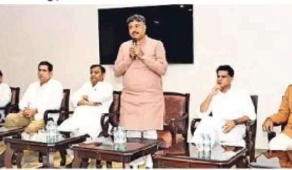 जनता के मुद्दों पर सरकार को घेरने की बनाई रणनीतिः जूली