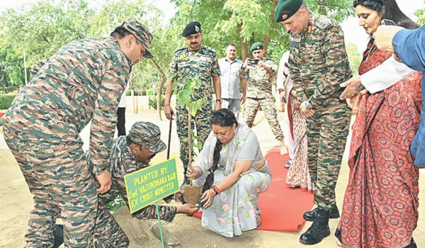 राजस्थान हम सबका परिवार है, साथ रहेंगे तो होगा समृद्धः राजे