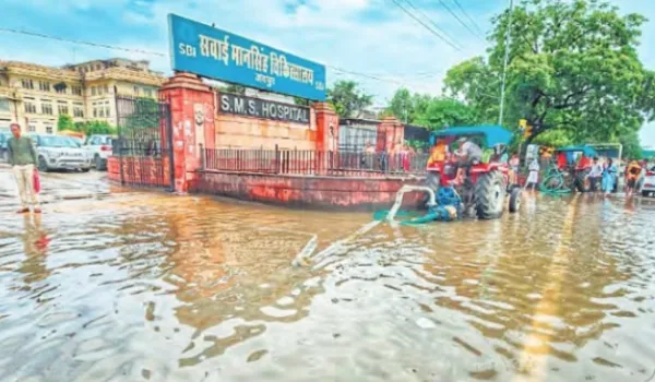 पिंकसिटी बनी 'वाटर सिटी'