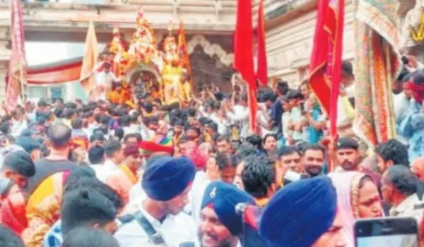 450 किलो चांदी के रथ पर जल विहार को निकले सांवलिया सेठ