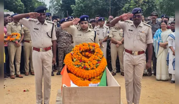 माओवादियों से मुठभेड़ में दो सुरक्षाकर्मियों की मौत