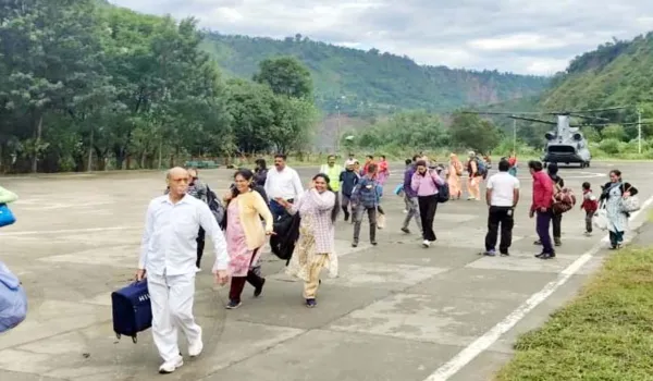 मणिमहेश मार्ग पर फंसे 524 श्रद्धालुओं को निकाला
