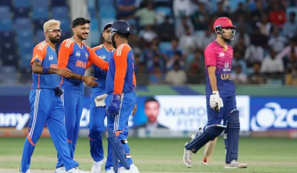 एशिया कप भारत ने यूएई को नौ विकेट से रौंदा