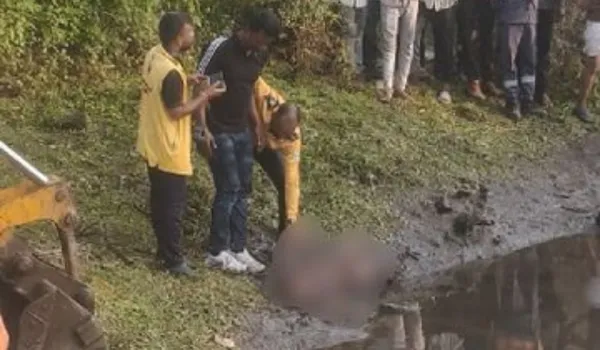 बेटी को बचाने आई महिला को पानी में खींच ले गया मगरमच्छ