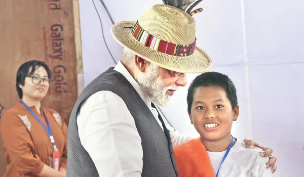 भारत मना रहा प्रधानमंत्री के जन्मदिन का जश्न