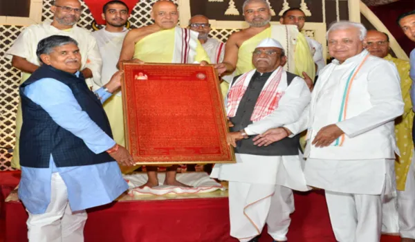 राजनीति से जुड़े लोगों को देनी चाहिए अहिंसा की ट्रेनिंग
