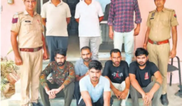 25 मंजिला फ्लैट से पकड़ा ऑनलाइन सट्टा रैकेट