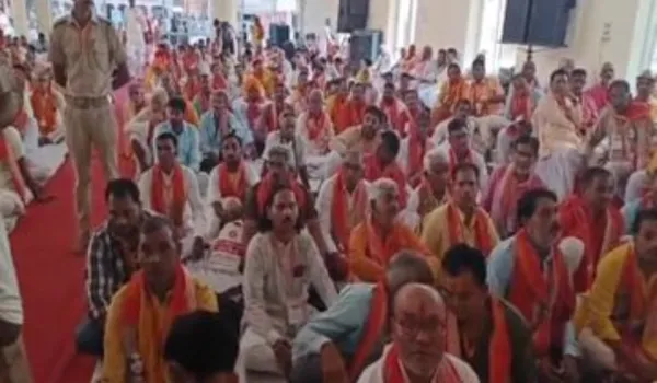 तेरह सूत्रीय मांगों को लेकर दी आंदोलन की चेतावनी