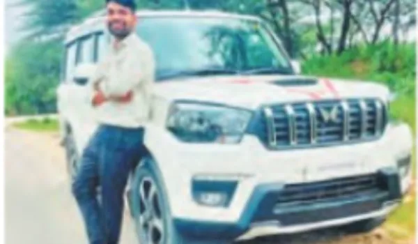 पटवारी के लिए 30 लाख की रिश्वत लेते दलाल को पकड़ा