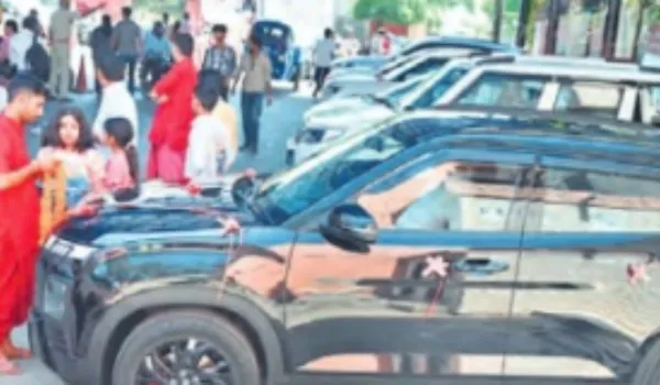 नवरात्र के पहले दिन बाजार गुलजार जीएसटी छूट का दिखा असर