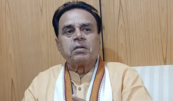 नेगेटिव बातों से सुर्खियों में आने की कोशिश करते हैं गहलोत