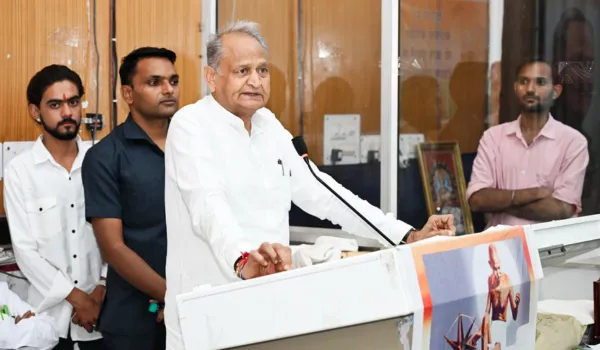 गहलोत ने मणिपुर हिंसा, सोनम वांगचुक और कन्हैया हत्याकांड पर उठाए सवाल