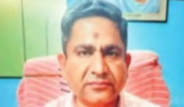 तीन लाख की रिश्वत लेते जॉइंट डायरेक्टर रंगे हाथ गिरफ्तार