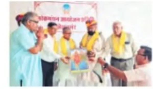 'लोकतांत्रिक चरित्र के परिचायक हैं भारतीय'