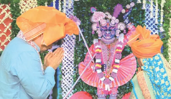 जन्माष्टमी पर मुख्यमंत्री ने किए श्रीनाथजी के दर्शन